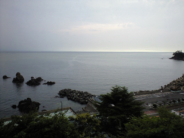 日本海です。日本は海に囲まれているんですね。